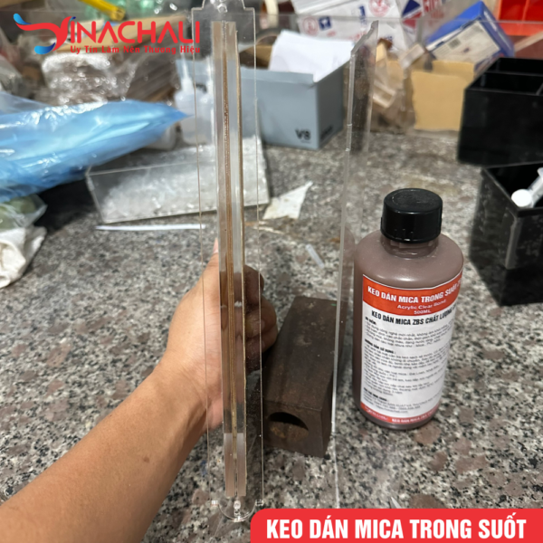 Keo Dán Mica Trong Suốt 5