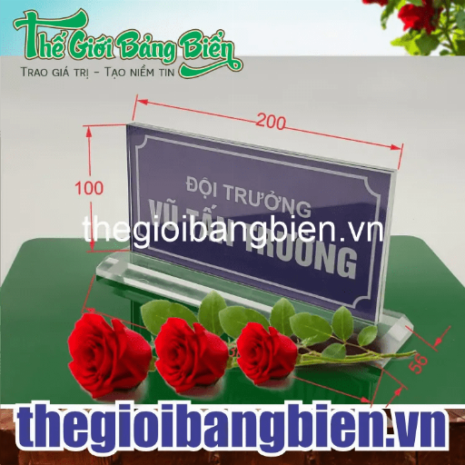 Biển chức danh mica đẹp, hiện đại và sang trọng cho văn phòng